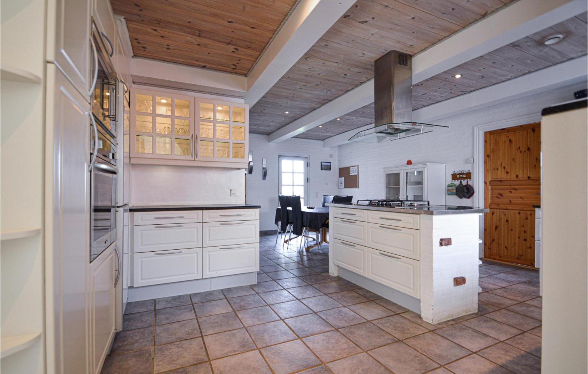 Awesome Home In Bredebro With Kitchen Ballum Exterior foto