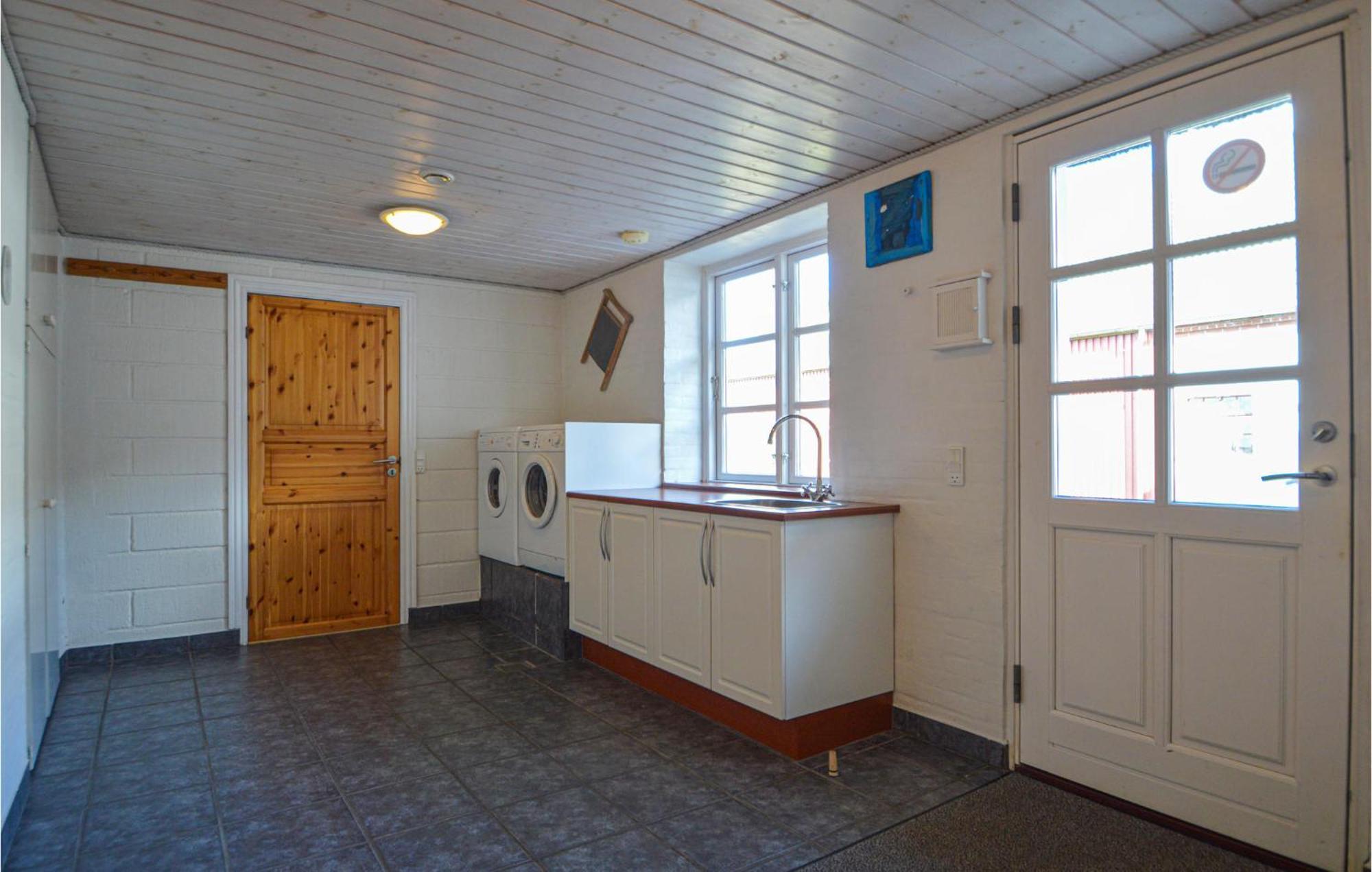 Awesome Home In Bredebro With Kitchen Ballum Exterior foto