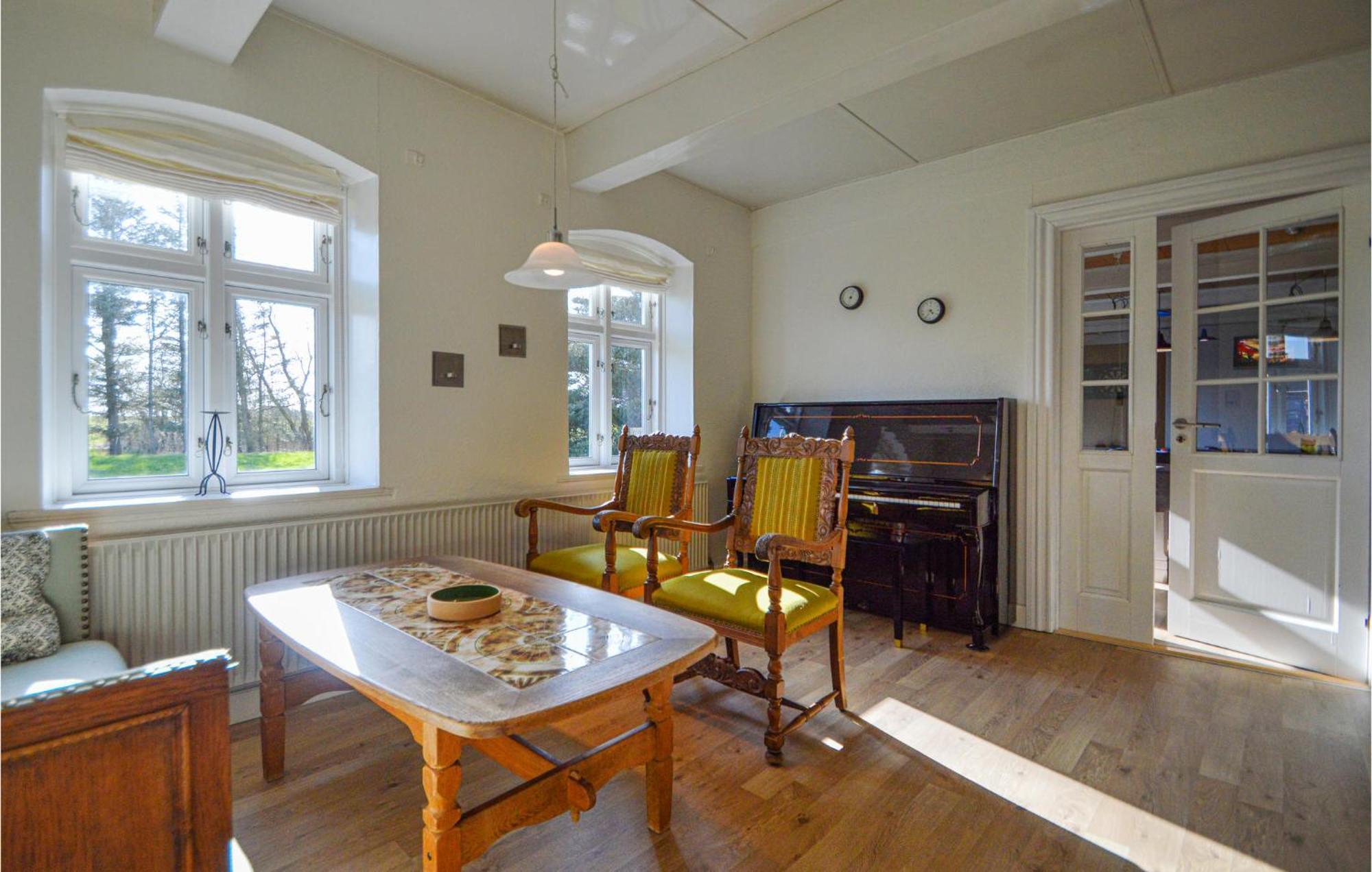 Awesome Home In Bredebro With Kitchen Ballum Exterior foto
