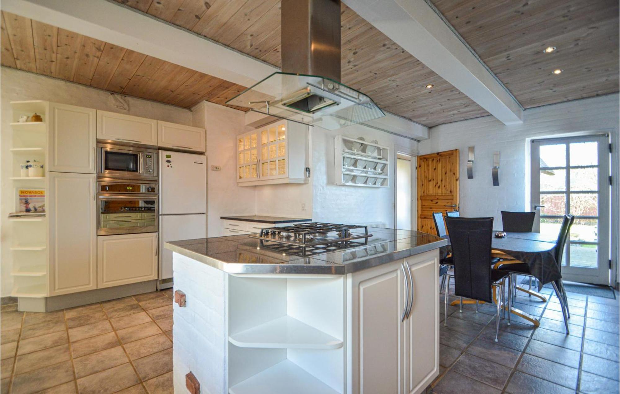 Awesome Home In Bredebro With Kitchen Ballum Exterior foto