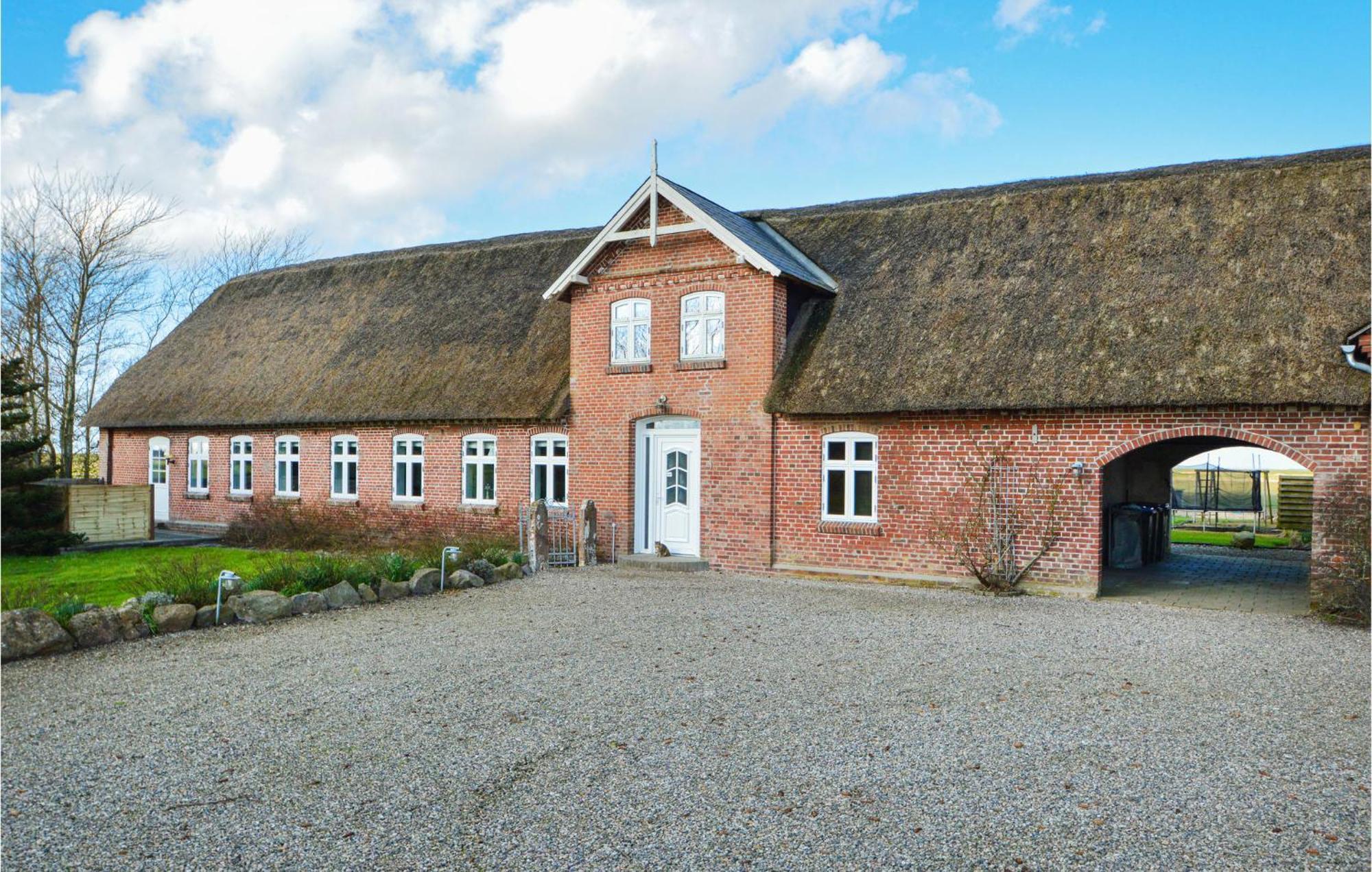 Awesome Home In Bredebro With Kitchen Ballum Exterior foto